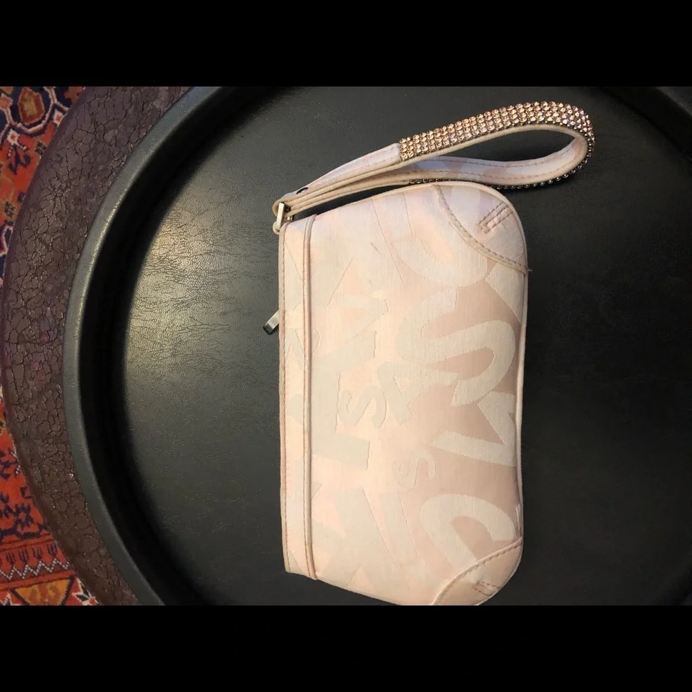 Swarovski wristlet with sparkling crystal